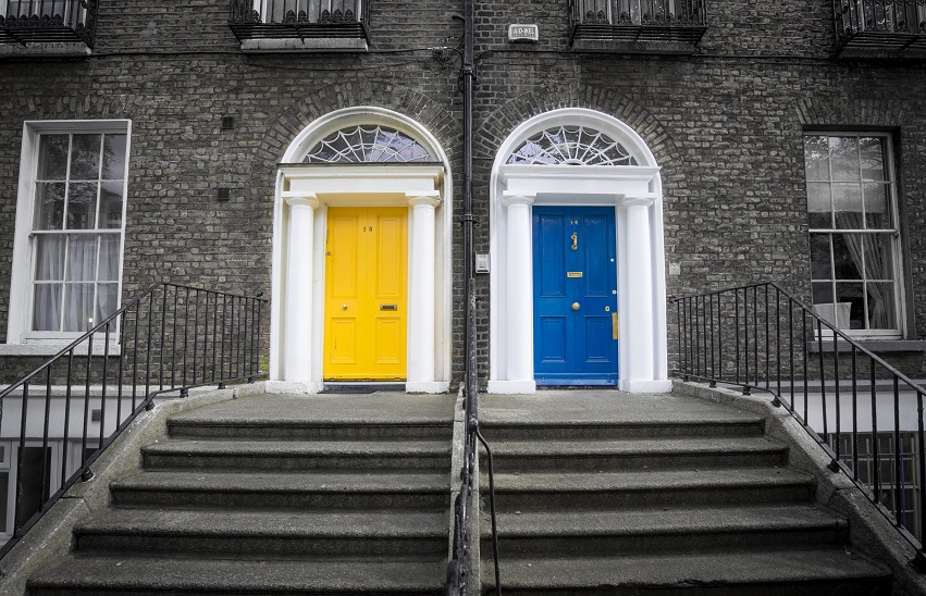 Drzwi zewnętrzne do domu – na co zwrócić uwagę podczas wyboru?