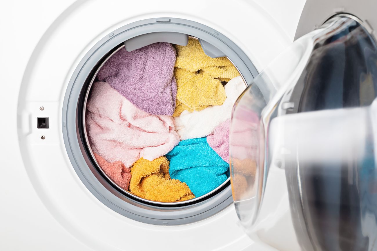 Jak przedłużyć żywotność Twoich ubrań dzięki pralko-suszarce