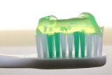 Ekologiczna pasta do zębów – hit czy kit? Poznaj najważniejsze informacje!
