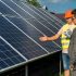 Dach z paneli fotowoltaicznych – czy warto inwestować w dachy solarne?